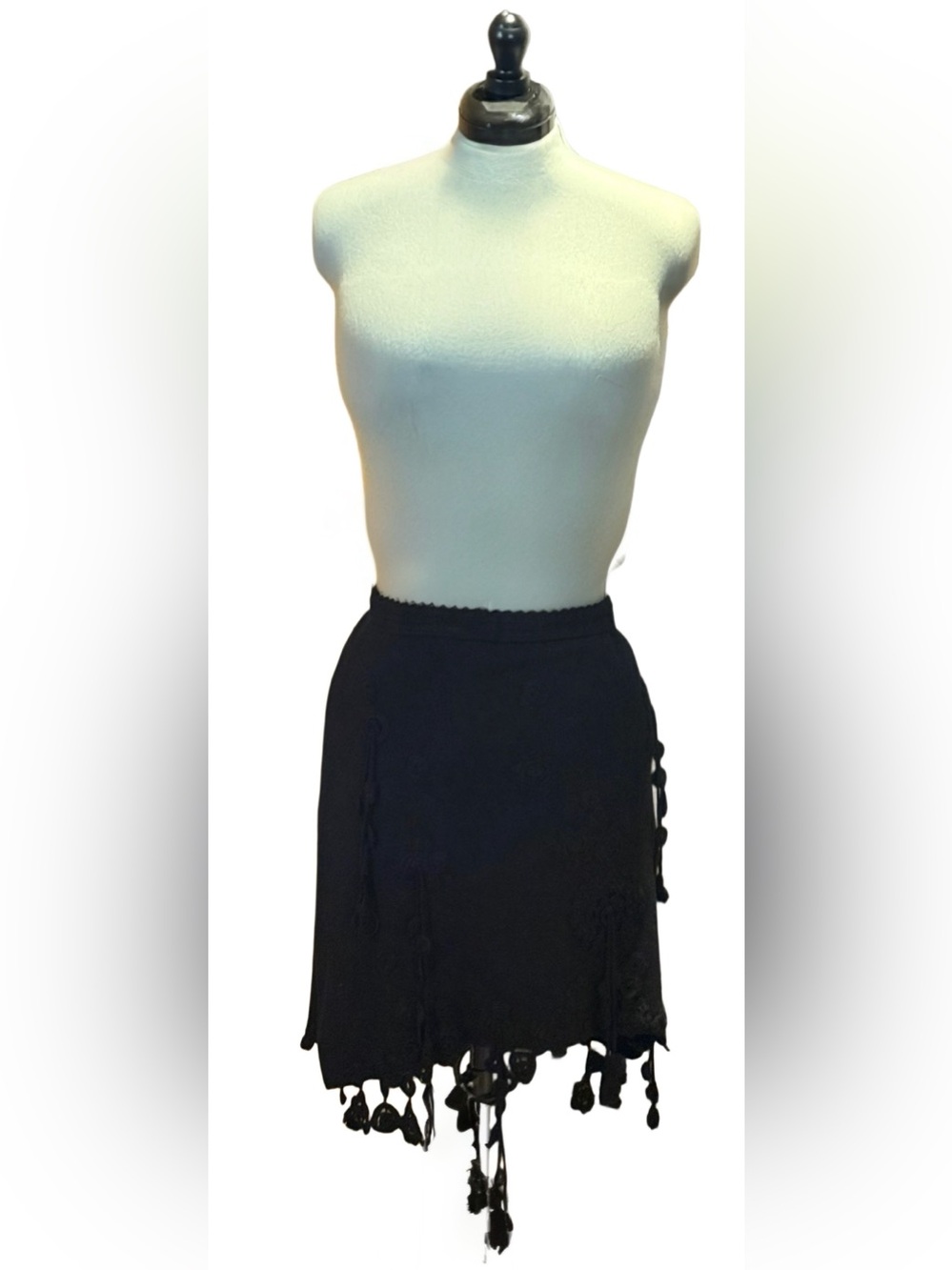 AMAZING Vintage SW€ Silk Blend Skirt by SW€ - Nior (Black) - Size XL (12-14)